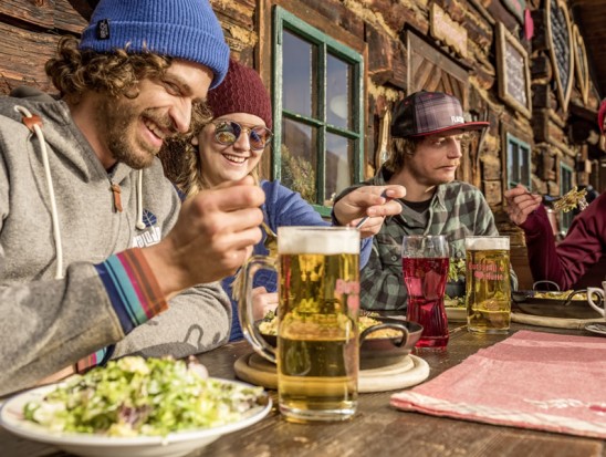 Hüttengaudi beim Après Ski in Flachau © Flachau Tourismus | zooom productions 